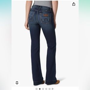 Wrangler Women's Retro Mae Mid Rise Wide Leg Trouser Jean-Discontinued